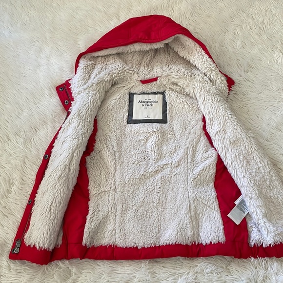 Abercrombie Down Fur Vest - Picture 3 of 5